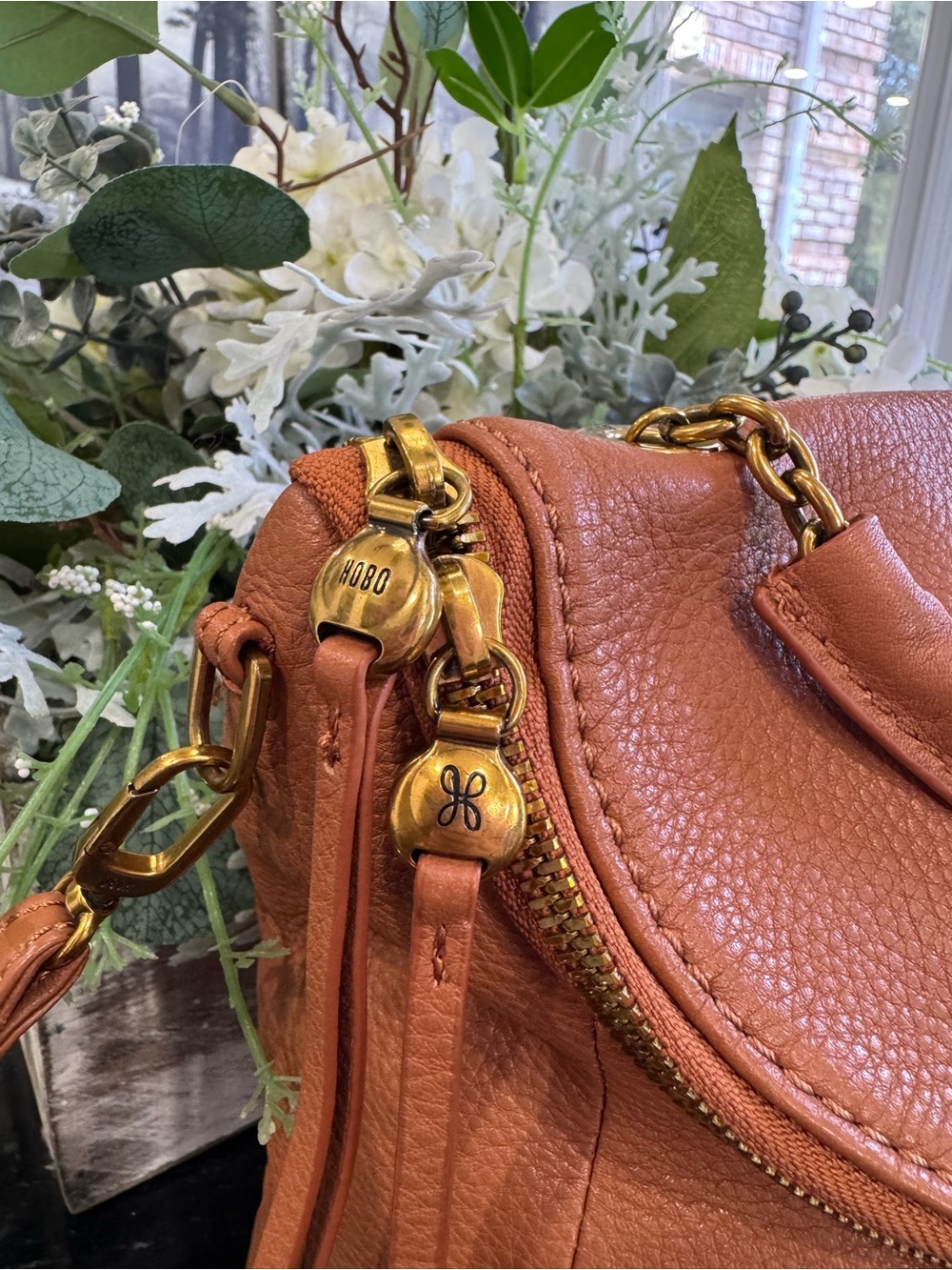 🧡HOBO Fern Foldover Leather Crossbody Messenger Cognac - Picture 13 of 16